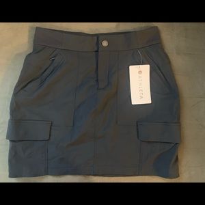 Athleta. Trekkie skort